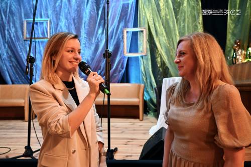 Na zdjęciu organizatorki wydarzenia zapowiadają koncert